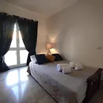 Magna Near The Strip With Bbq, Ac, Balcony, Parking, 4 Tvs And Free Wifi *