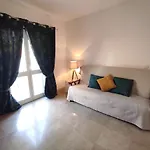 Villa Magna Near The Strip With Bbq, Ac, Balcony, Parking, 4 Tvs And Free Wifi
