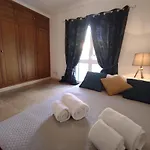 Villa Magna Near The Strip With Bbq, Ac, Balcony, Parking, 4 Tvs And Free Wifi *