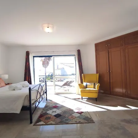 Magna Near The Strip With Bbq, Ac, Balcony, Parking, 4 Tvs And Free Wifi فيلة *